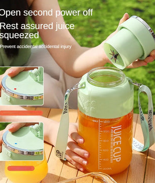 Portable Fruit Juicer Cup