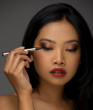 Waterproof Liquid Eyeliner Pen – Vegan, Gluten-Free, Smudge-Proof Precision in Matte & Shimmer Shades